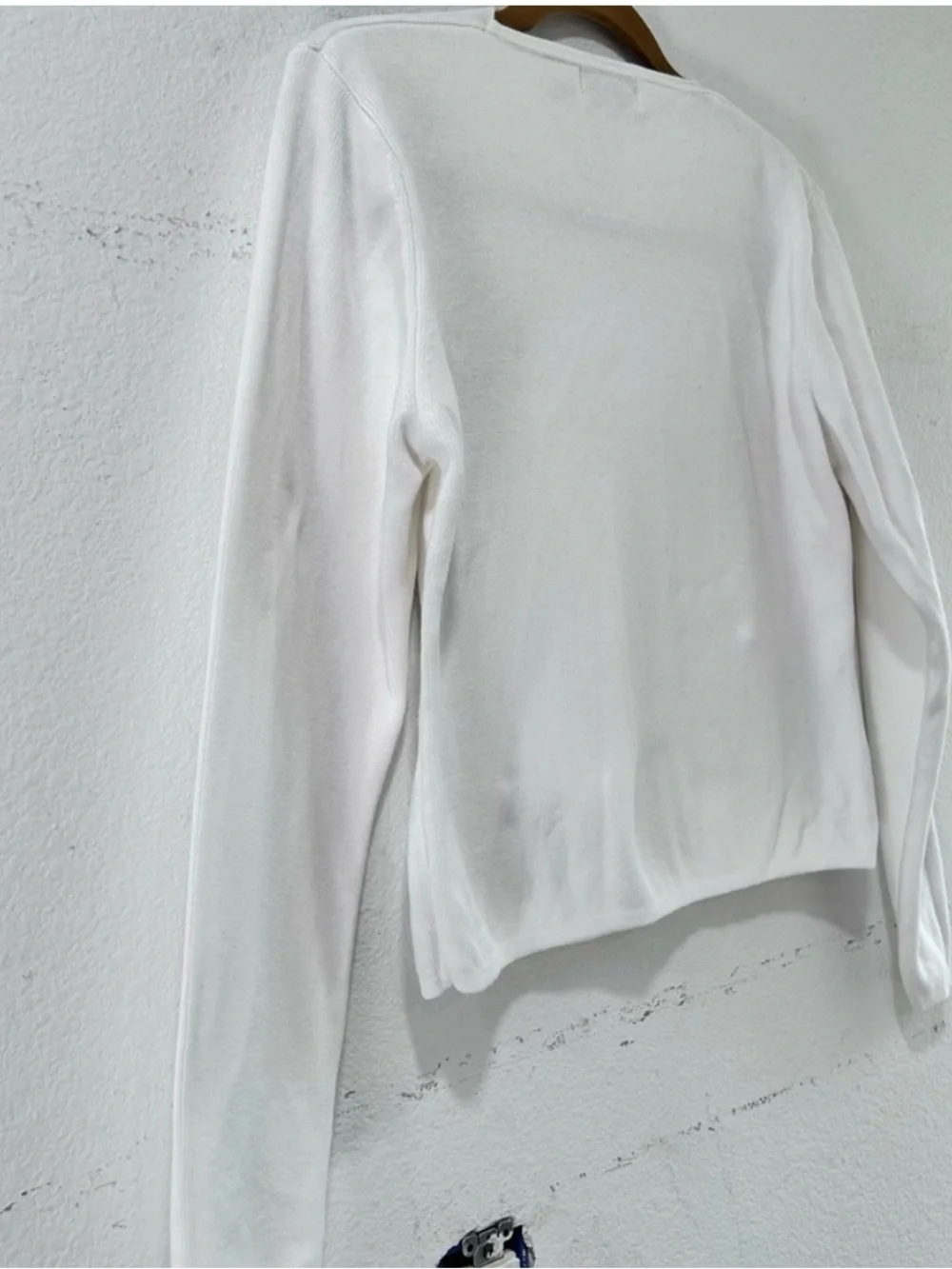 Amore White Knitting Top V-neck White White V-Neck Lightweight Sweater